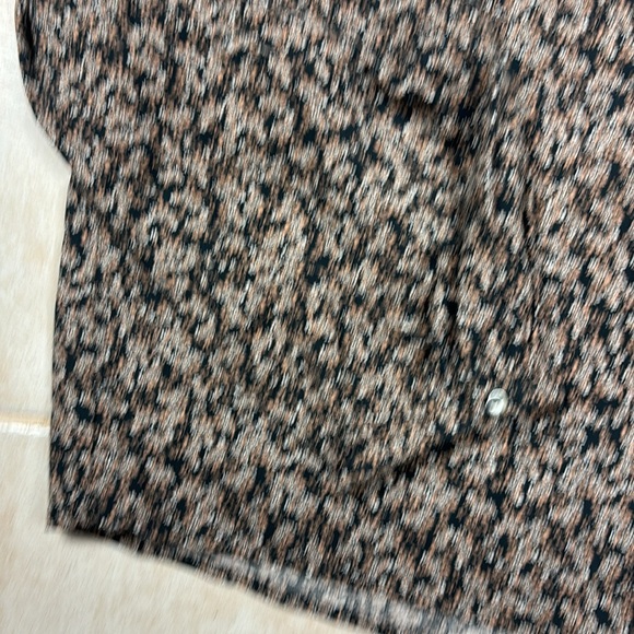 Universal Thread Top - Picture 2 of 7